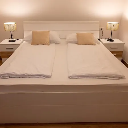 Zvane Apartment
