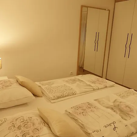 Zvane Apartment